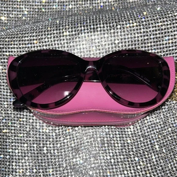 Betsey Johnson sunglasses leopard black Purple malibu barbie lipY2k vintage